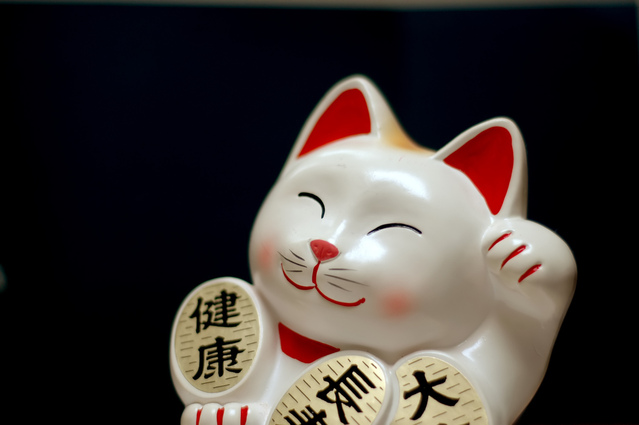japonská kočka štěstí na mince